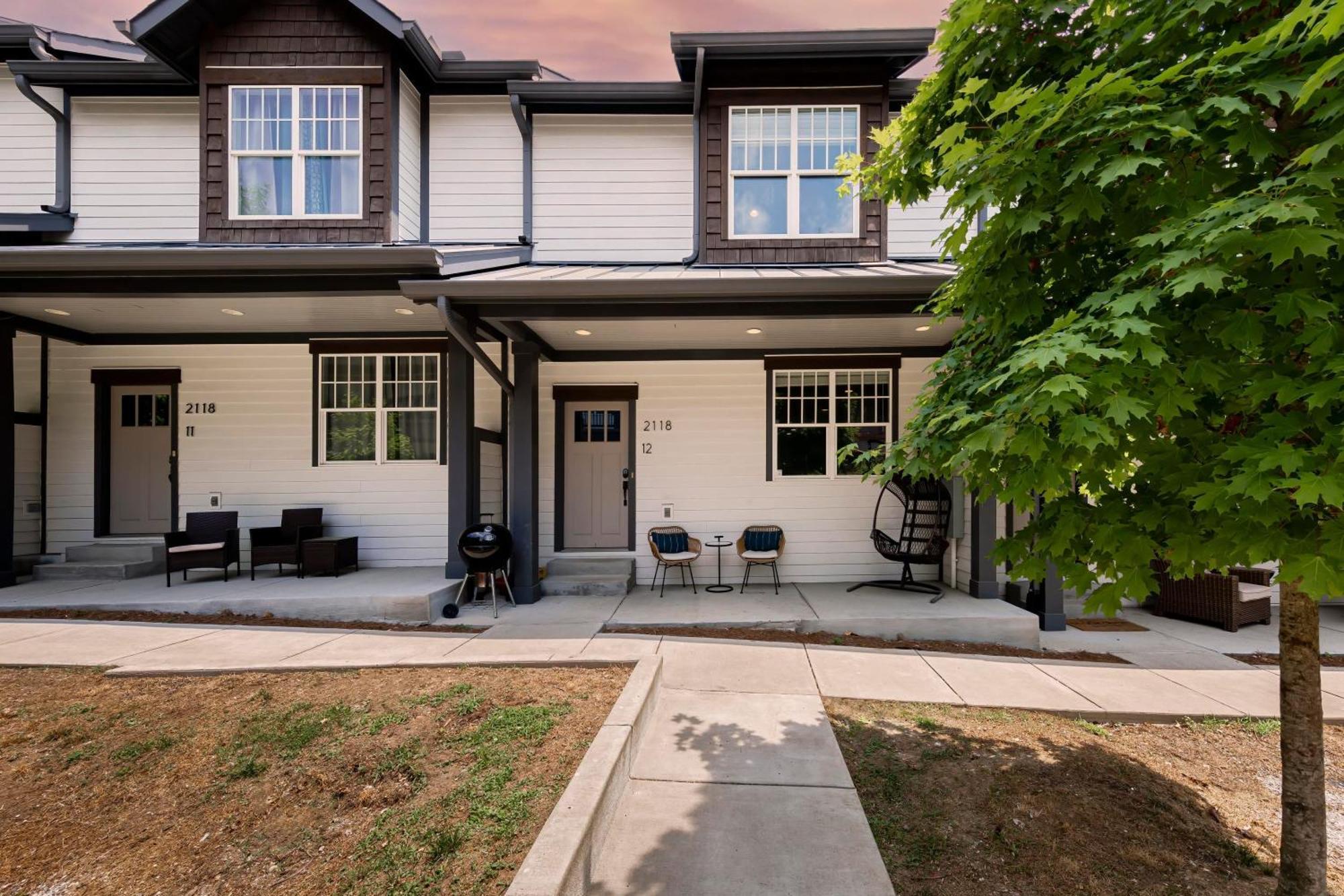 Waverly By Avantstay Nashville-Inspired Townhome W Luxury Kitchen Pool Table Exterior photo