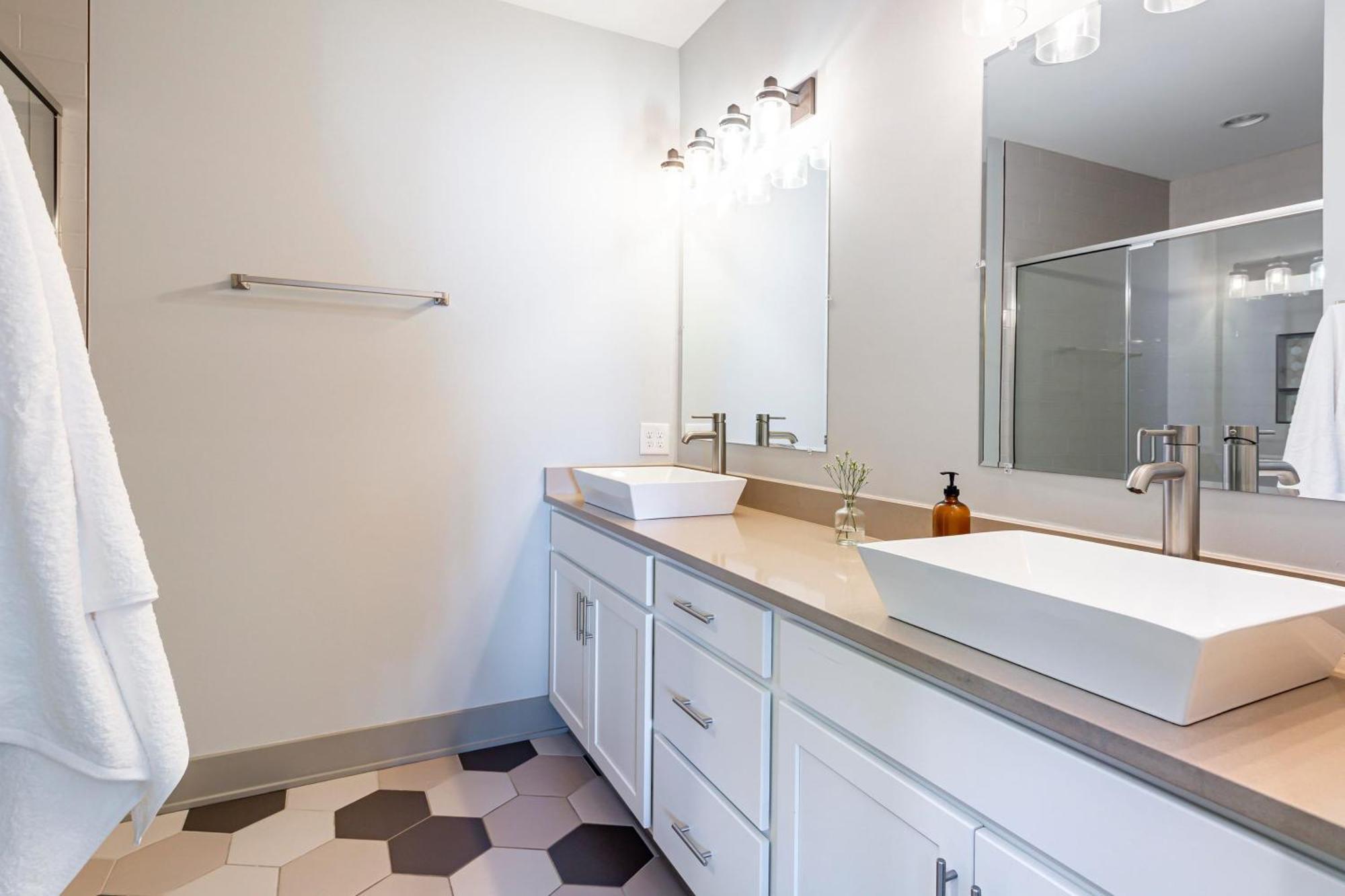 Waverly By Avantstay Nashville-Inspired Townhome W Luxury Kitchen Pool Table Exterior photo