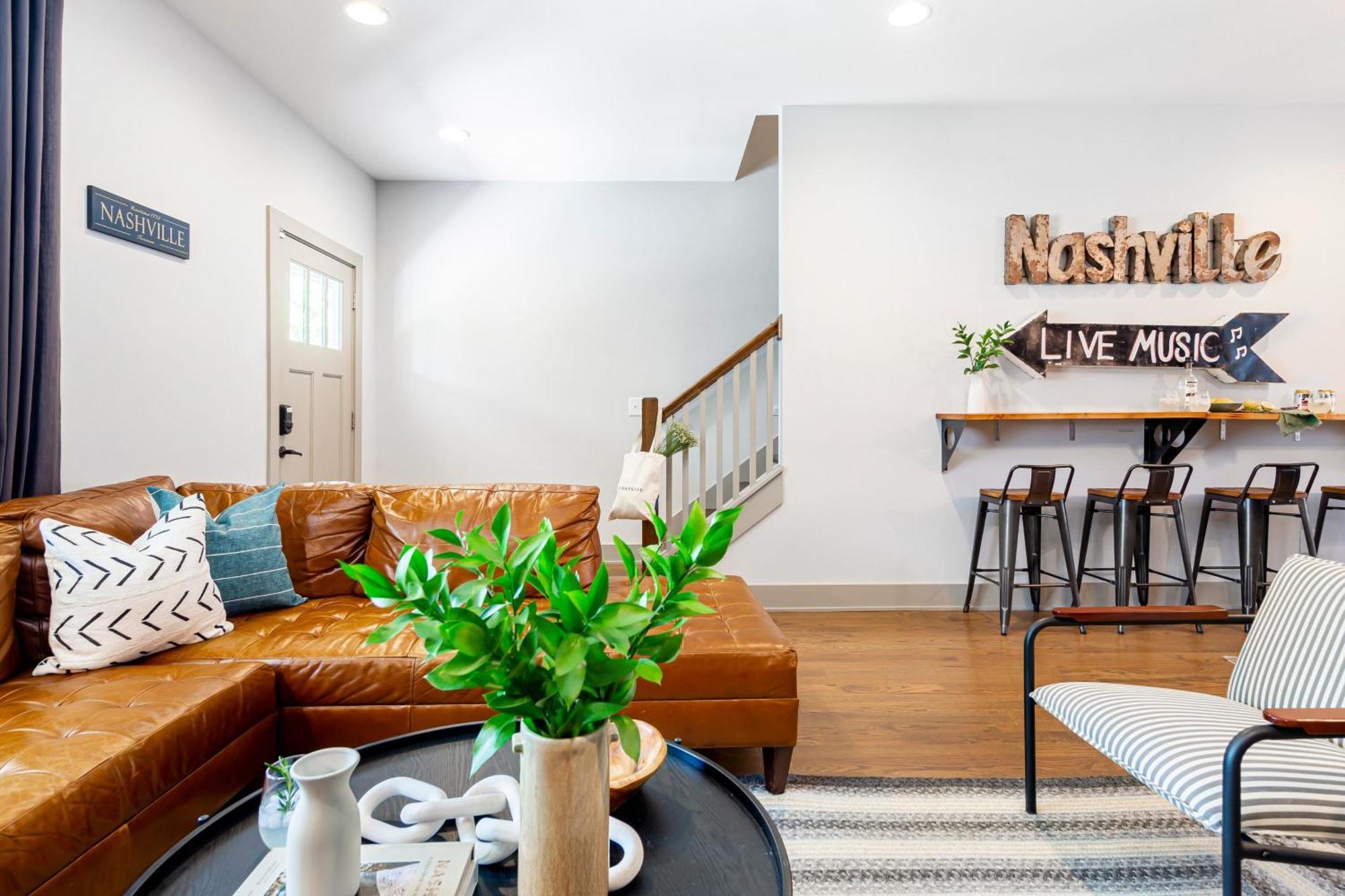Waverly By Avantstay Nashville-Inspired Townhome W Luxury Kitchen Pool Table Exterior photo