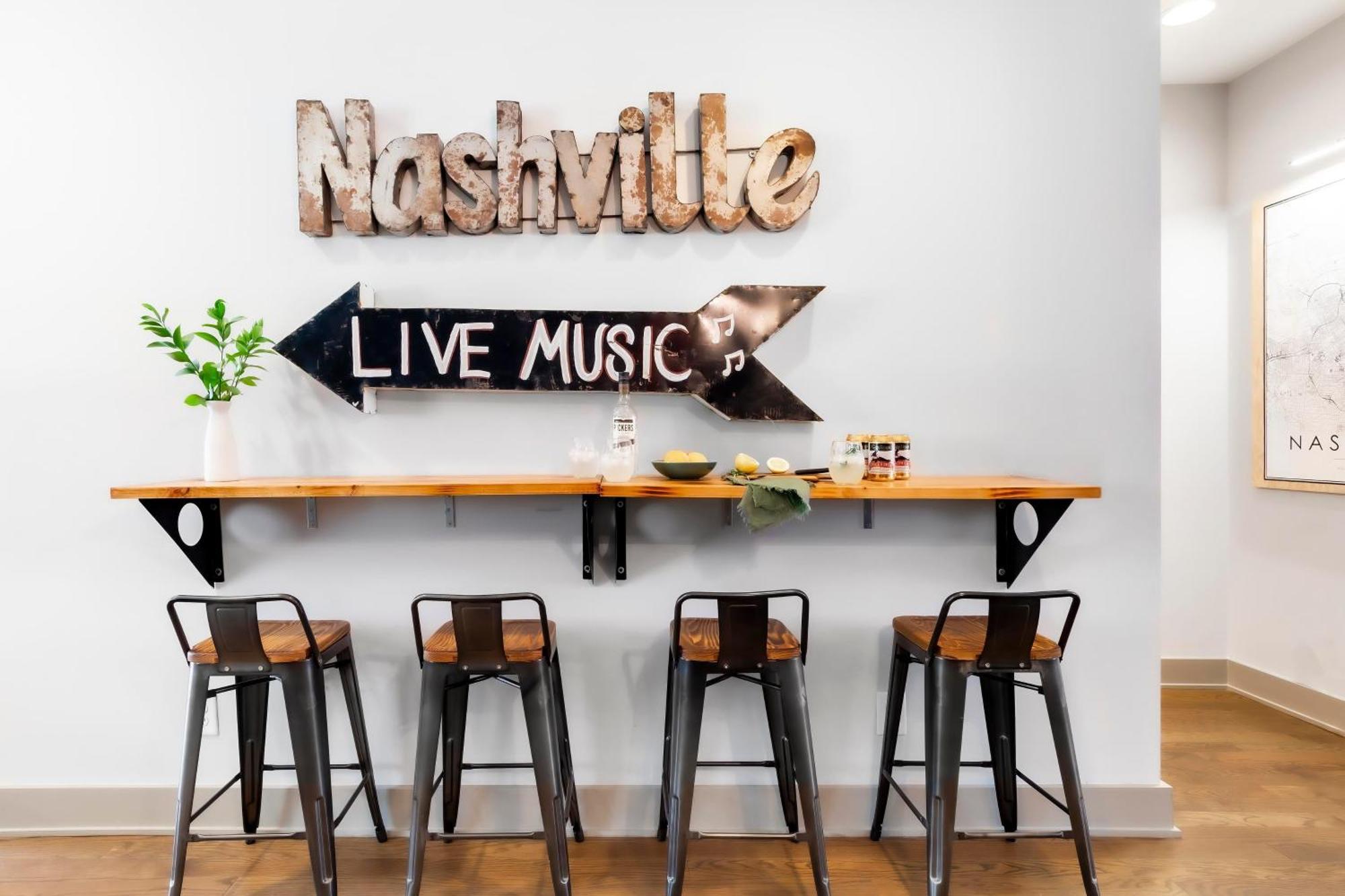 Waverly By Avantstay Nashville-Inspired Townhome W Luxury Kitchen Pool Table Exterior photo