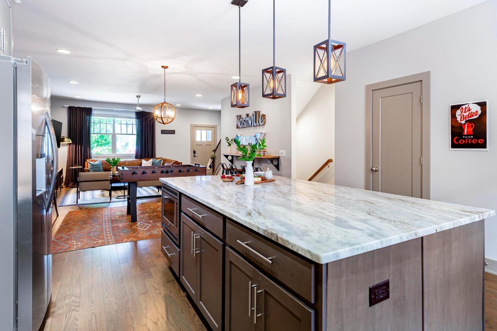 Waverly By Avantstay Nashville-Inspired Townhome W Luxury Kitchen Pool Table Exterior photo